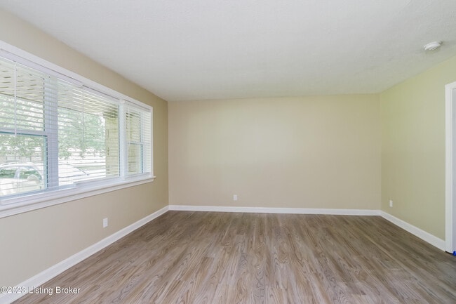 Building Photo - 2215 Cavalier Dr