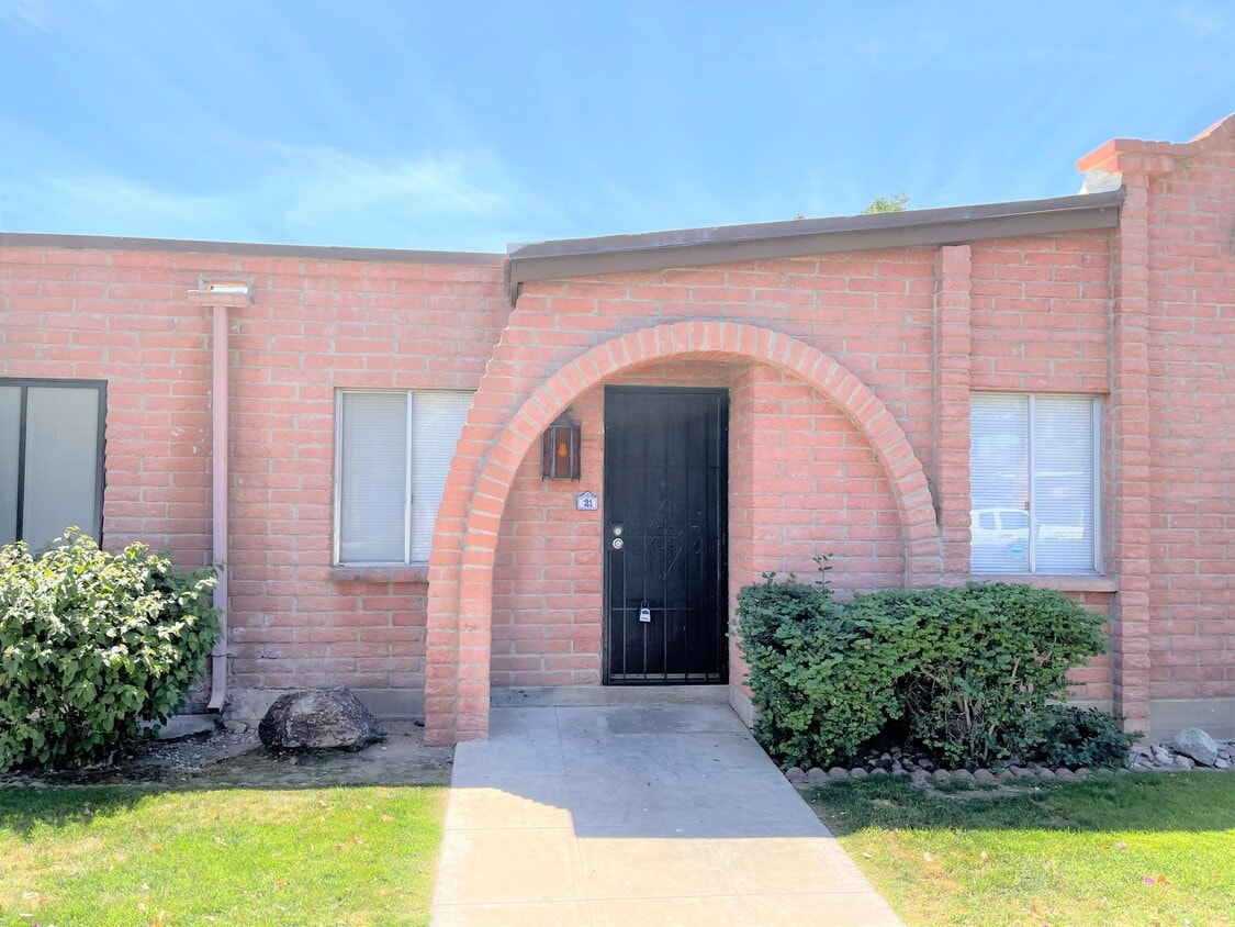 Primary Photo - 3012 N 32nd St