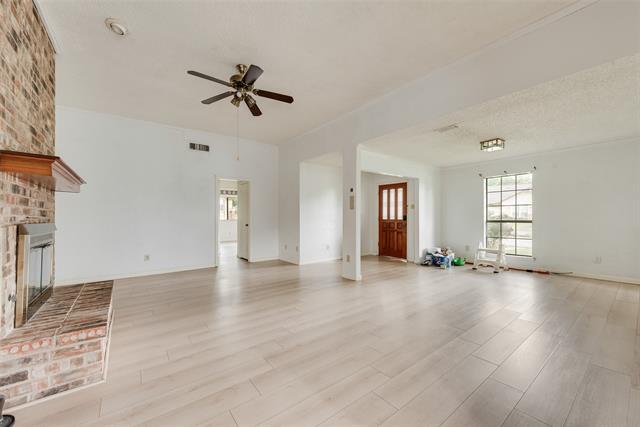 Building Photo - 2623 Fallcreek Dr