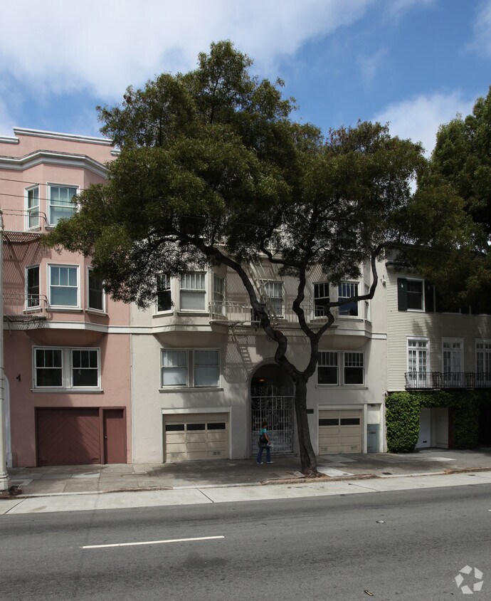 Building Photo - 3025 Van Ness Ave