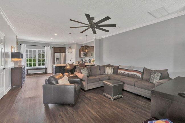 Building Photo - Great End-Unit Townhome with upgrades galore!