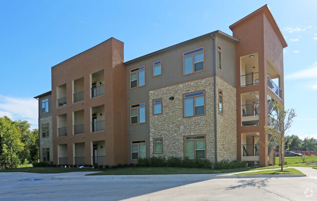 Radius On Grove Apartments Austin, TX
