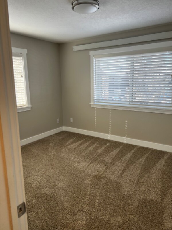 Building Photo - 205 Lakewood Rd