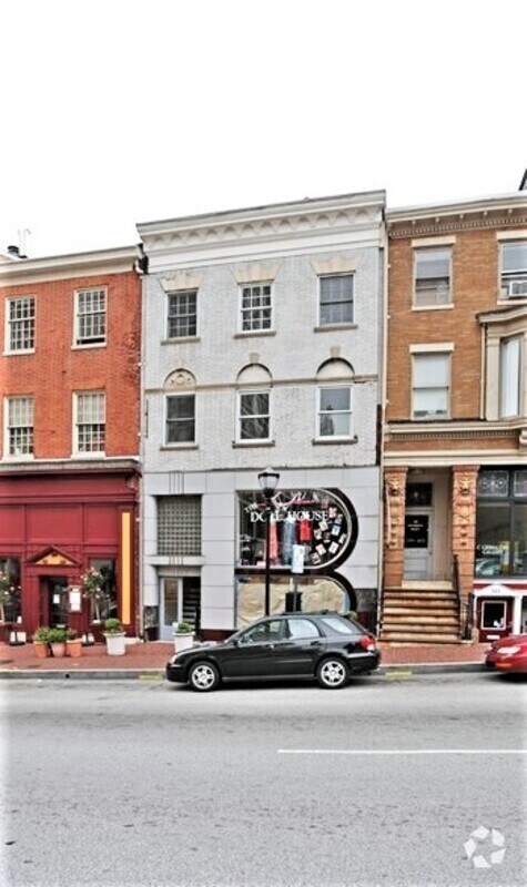 Foto del edificio - 525 N Charles St