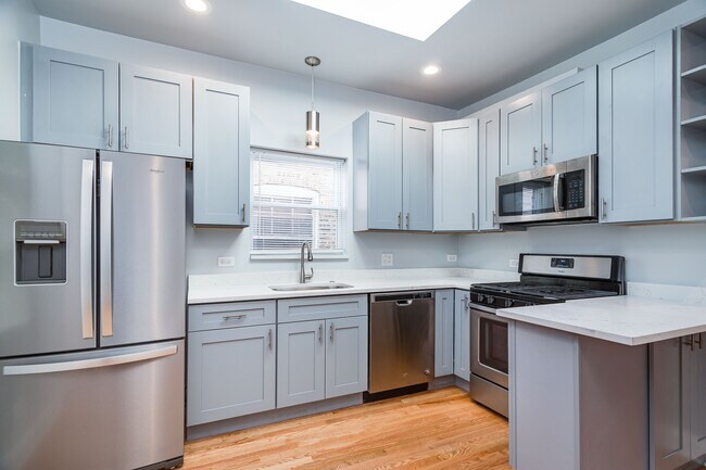 Building Photo - 3033 N Davlin Ct