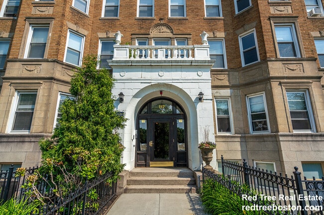 Building Photo - 125 Park Dr