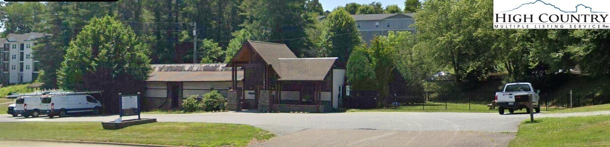 Foto principal - 1846 U.S. Hwy 421 S