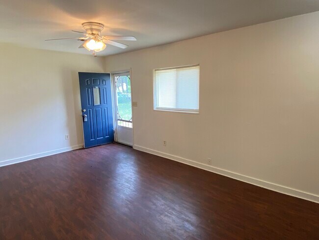 Building Photo - 218 Stevens Ave