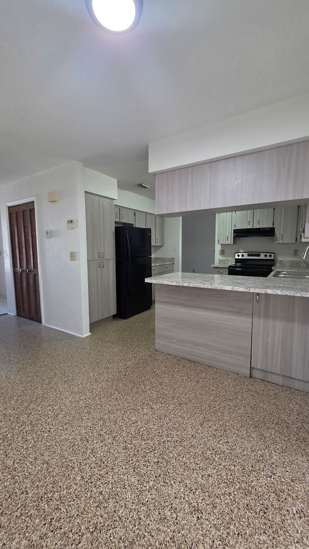 Foto del edificio - 3 Bedroom 2 Bath Home with a 2 car garage in Fairway Estates