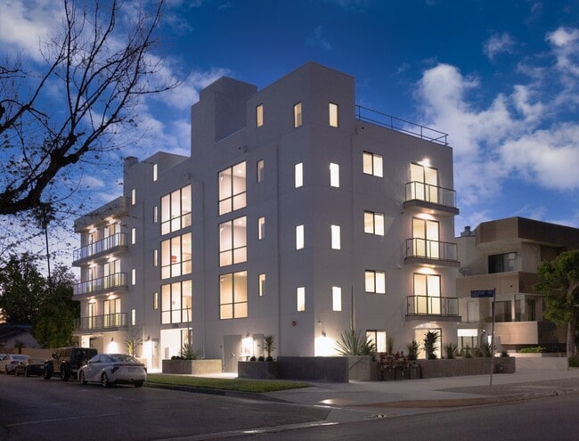Building Photo - 12905 Landale St