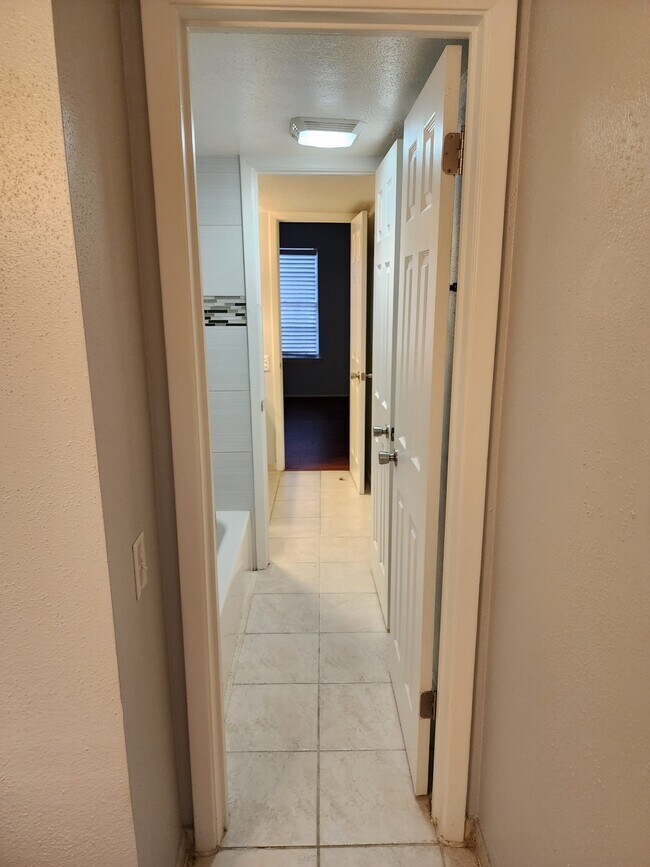 Foto del edificio - 11710 Southlake Dr
