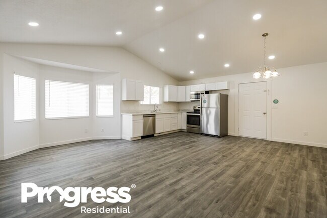 Building Photo - 2098 E Weeping Willow Way