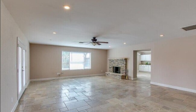 Building Photo - Beautifully Remodeled North Phx Home!