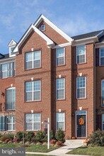 Building Photo - 23429 Colts Run Square