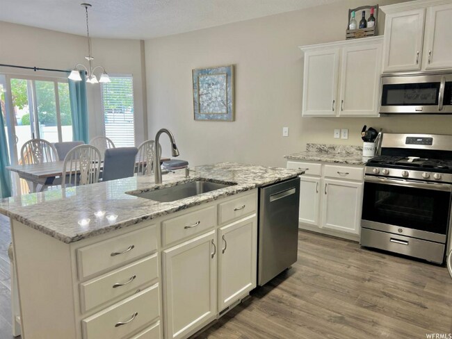 Building Photo - 7123 Cottage Point Dr