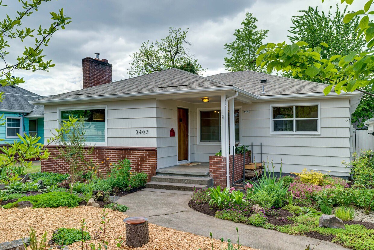 Primary Photo - 3407 SE 71st Ave