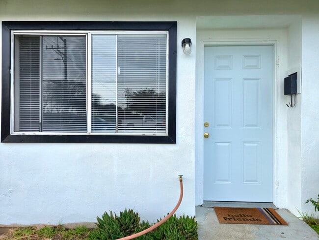 Building Photo - 201 Park St