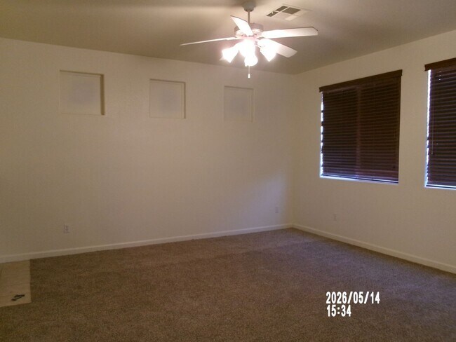 Foto del edificio - 8728 High Ridge Dr