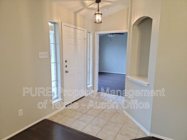Building Photo - 932 Monadale Trail