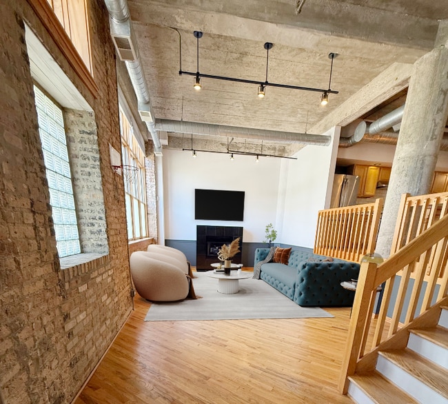 Building Photo - 1830 Ridge Ave
