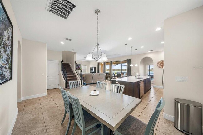 Foto del edificio - 199 Macaulay's Cv