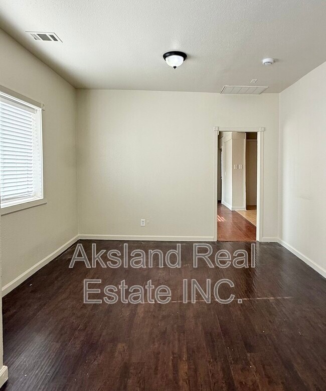 Foto del edificio - 139 W Yosemite Ave