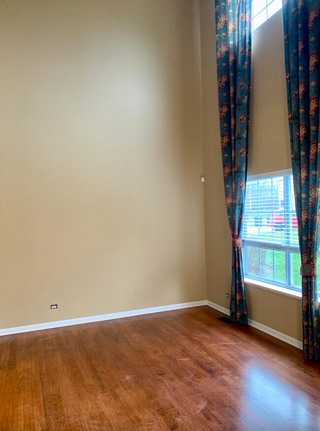 Building Photo - 390 Abington Woods Dr
