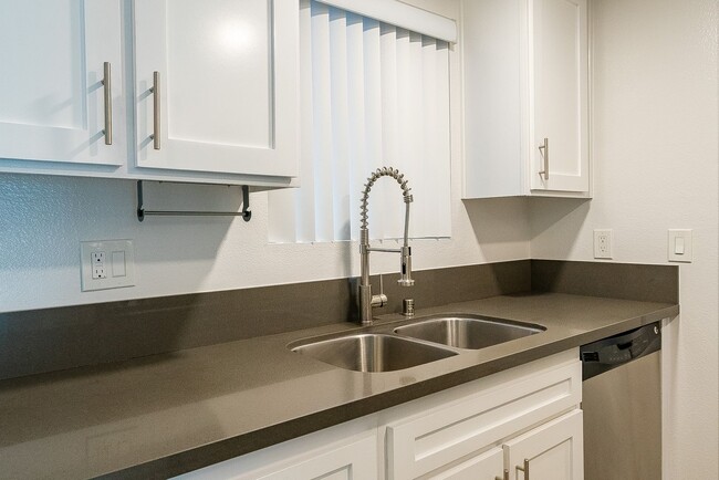 Interior Photo - 110 South Sweetzer Ave