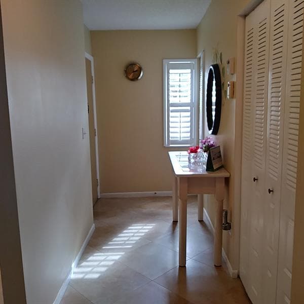 Foto del edificio - 8045 Eastlake Dr