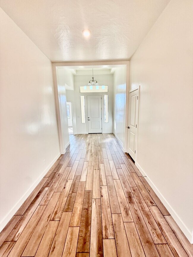 Building Photo - Beautiful 4-BR Home in Sunbrook Community