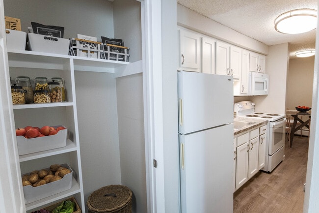 1 habitación, 1 baño (tipo A) - Cocina - Joliet Towers