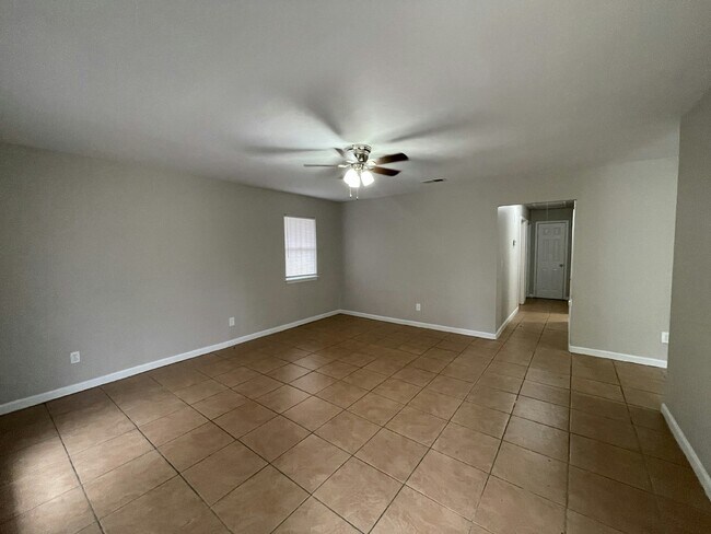 Foto del edificio - 2118 Thousand Oaks Dr