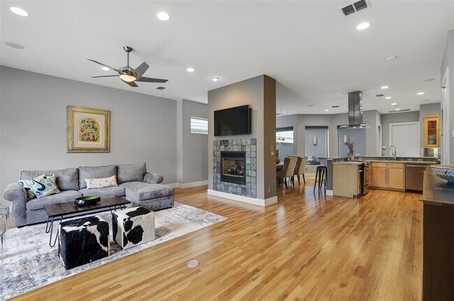 Foto del edificio - 3707 Dorothy Ave