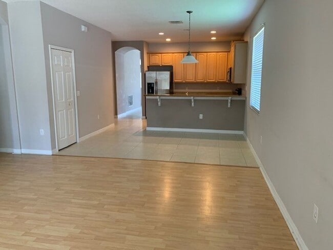 Building Photo - Beautiful 4/2 home in Lovely Venetian Bay ...