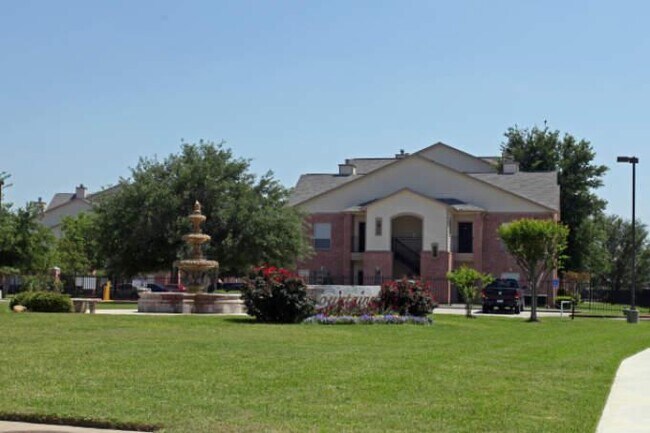 Building Photo - 2 bedroom in Tomball TX 77375