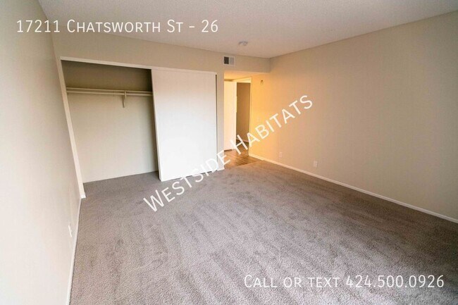Foto del edificio - 17211 Chatsworth St