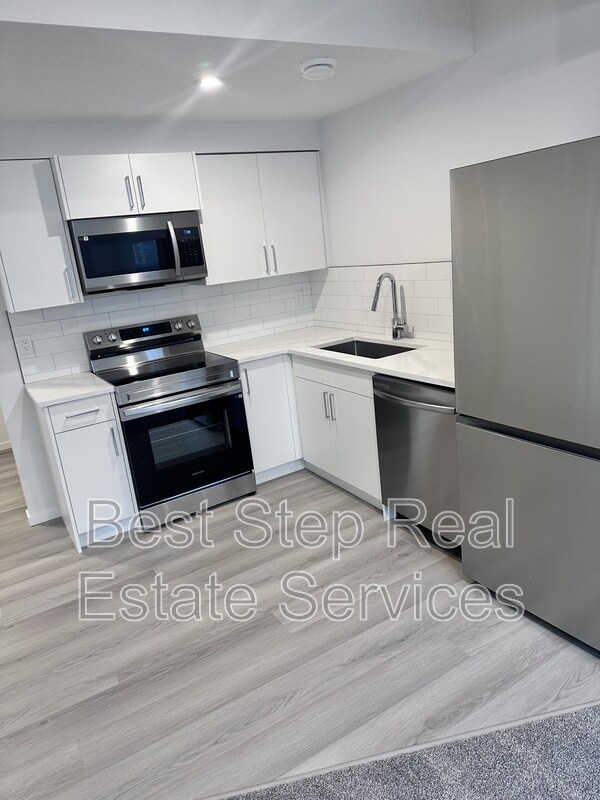 Building Photo - 7737-174A 174A Ave NW