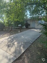 Building Photo - 946 Brookside Dr