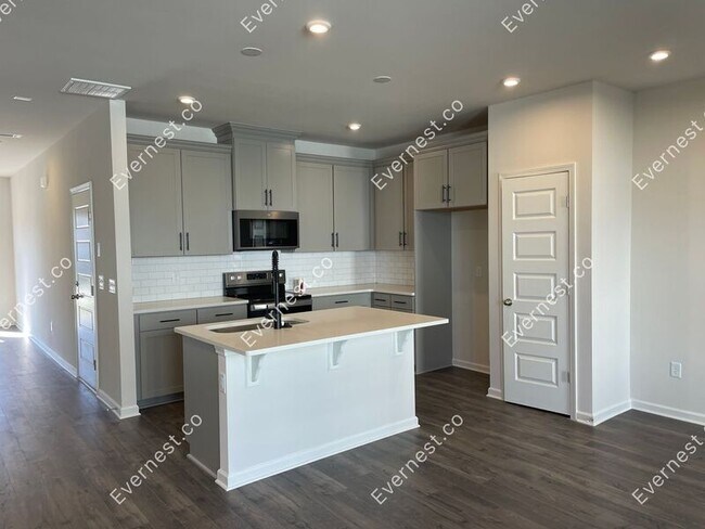 Foto del edificio - 329 Victoria Dr