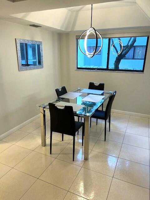 Foto del edificio - 15072 Ashland Pl