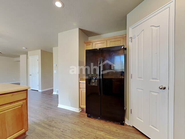 Foto del edificio - 4482 Heritage Dr