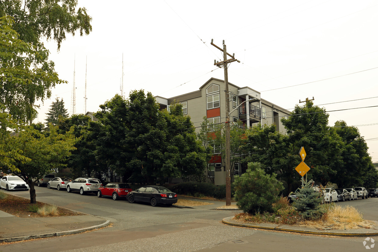 Primary Photo - Howell Street Apartments