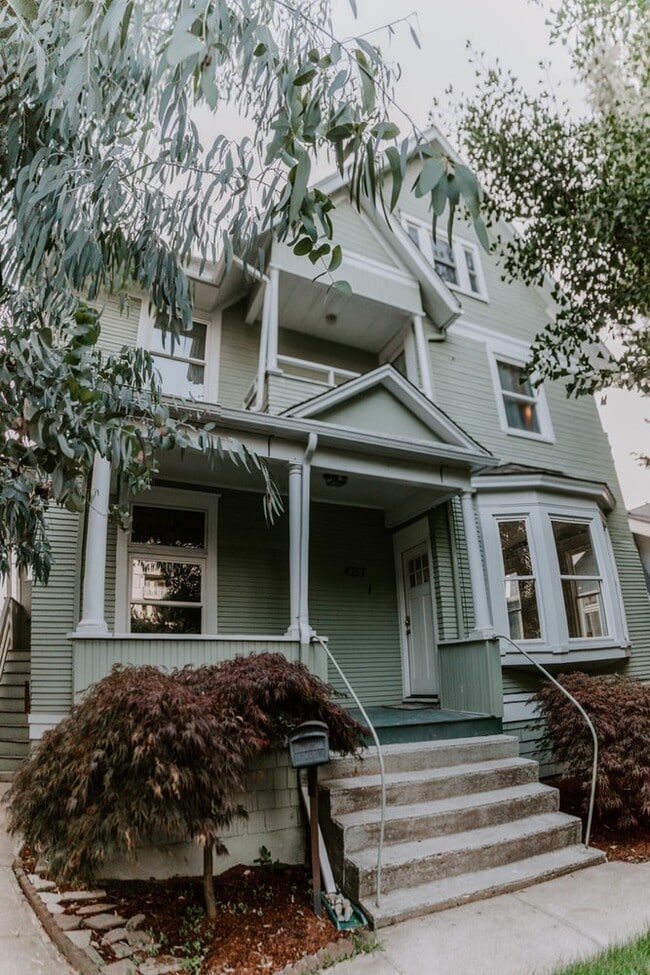 Front Yard of historic home - 4757 36th Ave S