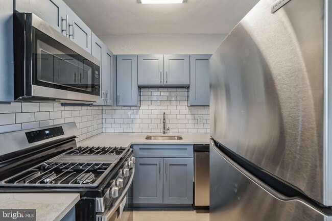 Photo - 2137 Bryn Mawr Ave House