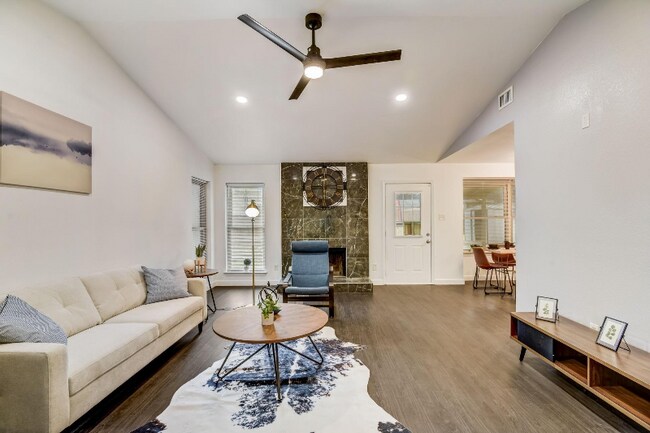 Foto del edificio - 4233 Glen Ridge Dr