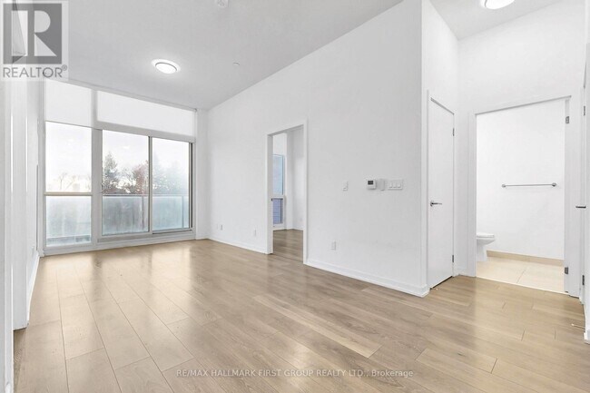 Photo du bâtiment - 36 Forest Manor Rd