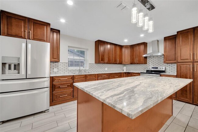Foto del edificio - 1395 Meadowbrook St