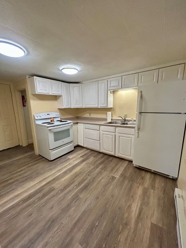 Building Photo - 3 Bedford St