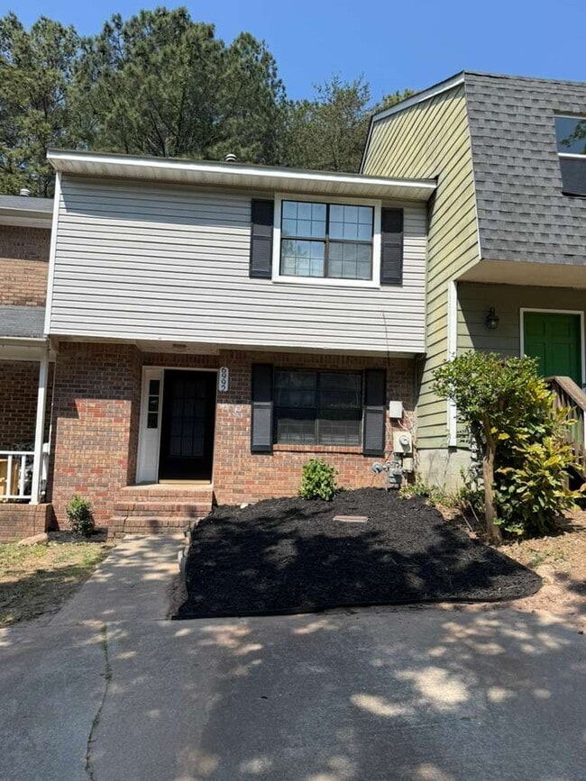 Building Photo - 6992 Flagstone Dr