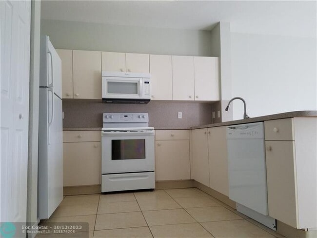 Building Photo - 7841 Catalina Cir